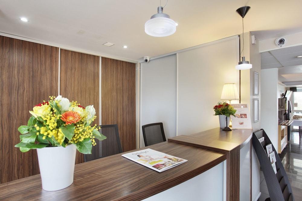 Appart Hotel Odalys City Aix En Provence Le Clos De La Chartreuse Αιξ-αν-Προβάνς Εξωτερικό φωτογραφία
