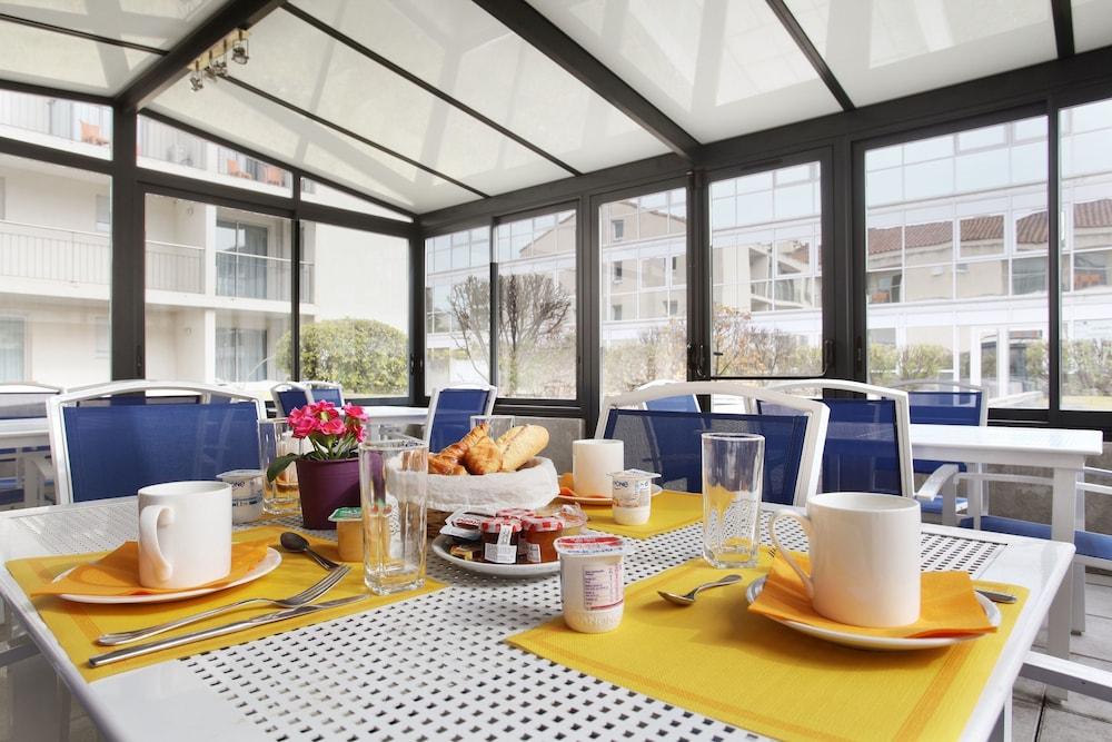 Appart Hotel Odalys City Aix En Provence Le Clos De La Chartreuse Αιξ-αν-Προβάνς Εξωτερικό φωτογραφία