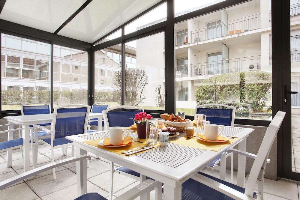 Appart Hotel Odalys City Aix En Provence Le Clos De La Chartreuse Αιξ-αν-Προβάνς Εξωτερικό φωτογραφία