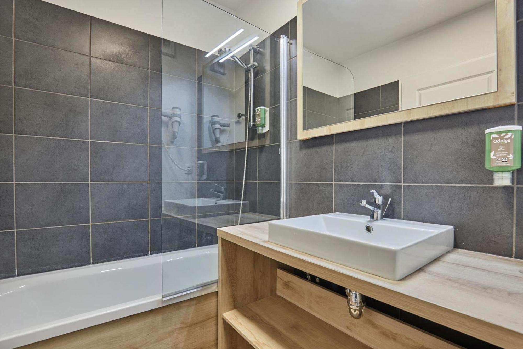 Appart Hotel Odalys City Aix En Provence Le Clos De La Chartreuse Αιξ-αν-Προβάνς Εξωτερικό φωτογραφία
